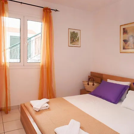 Corfu * غليفادا